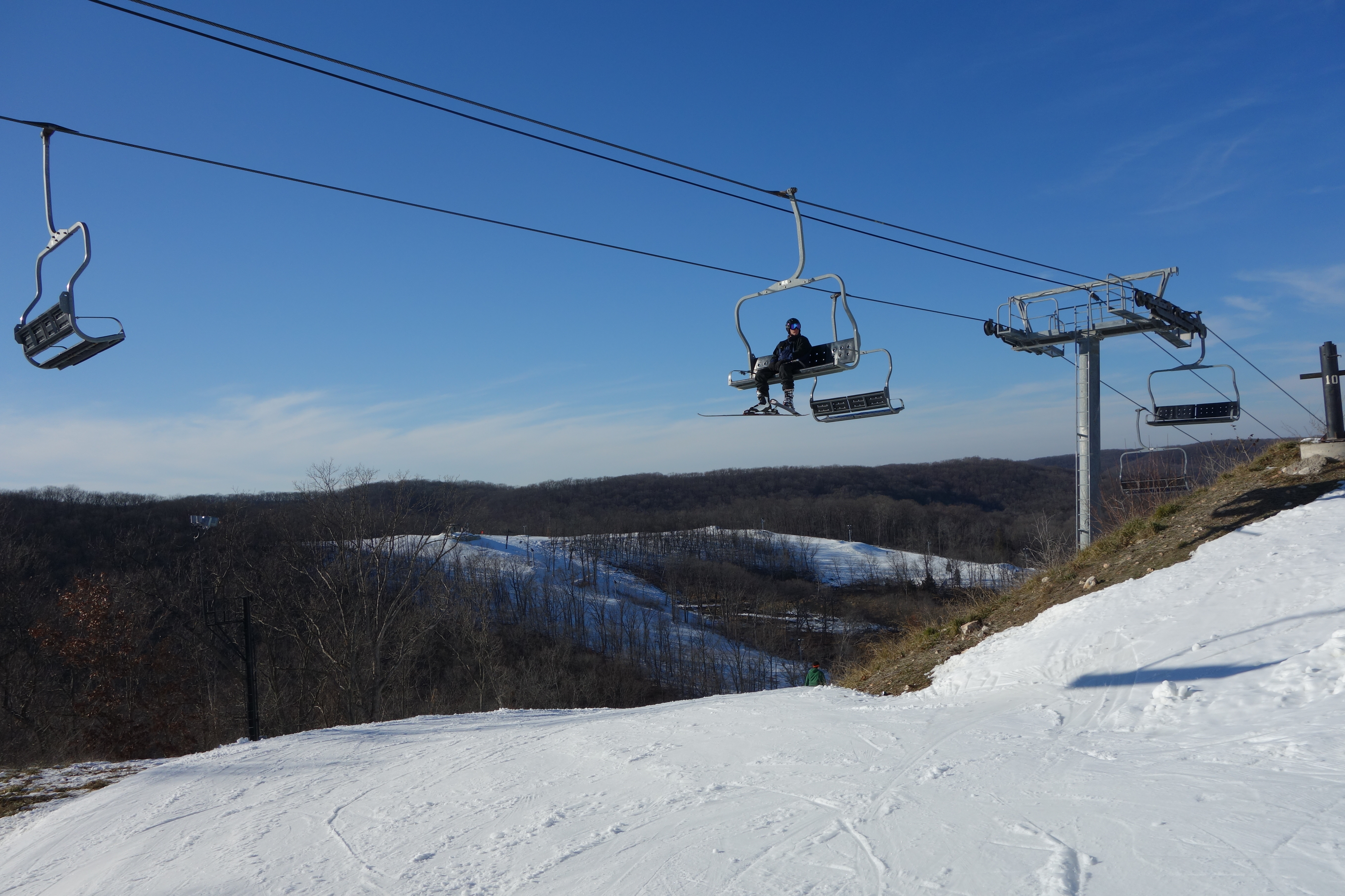 Hidden Valley has downhill skiing 40 minutes from St. Louis! | St. Louis Gates